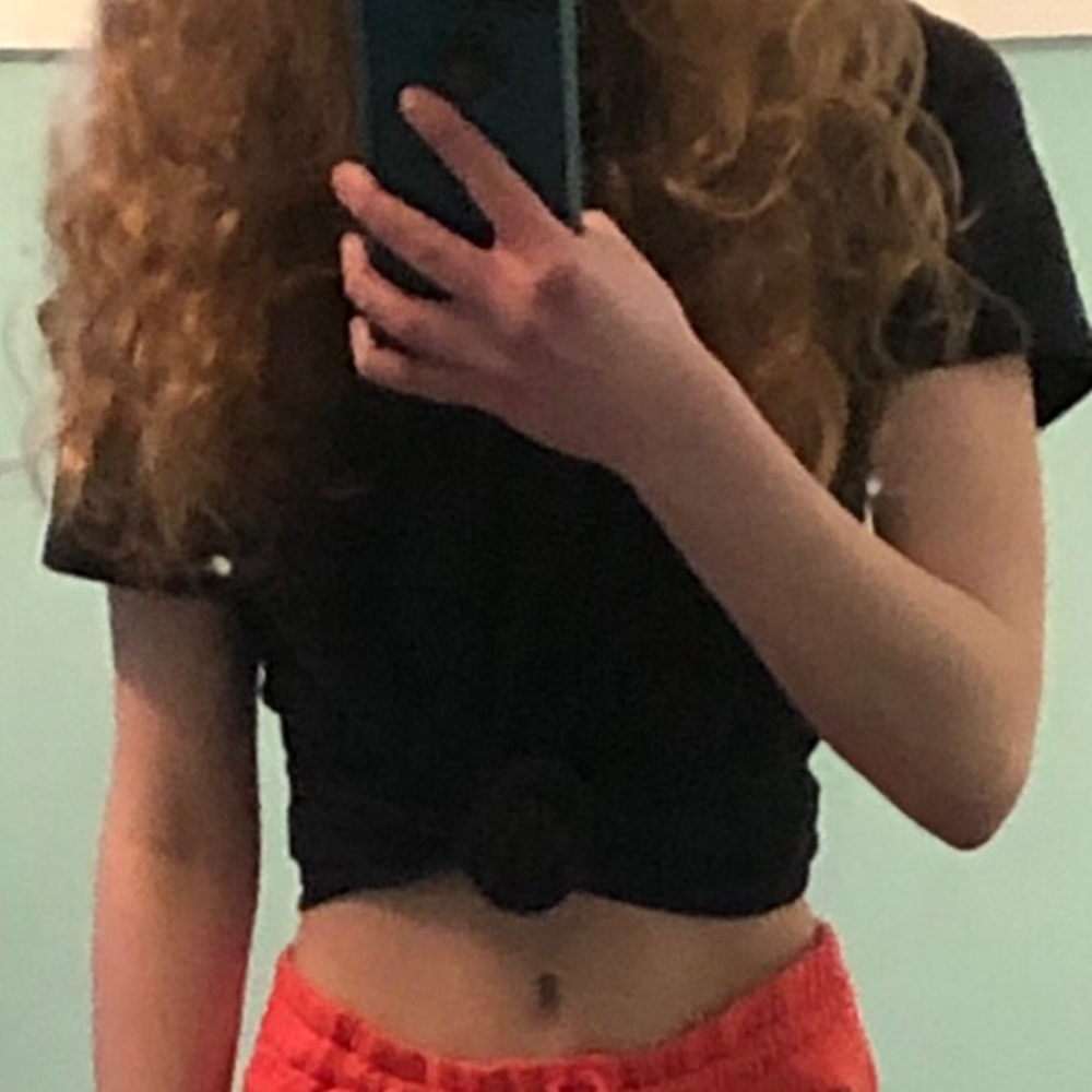 Black tee